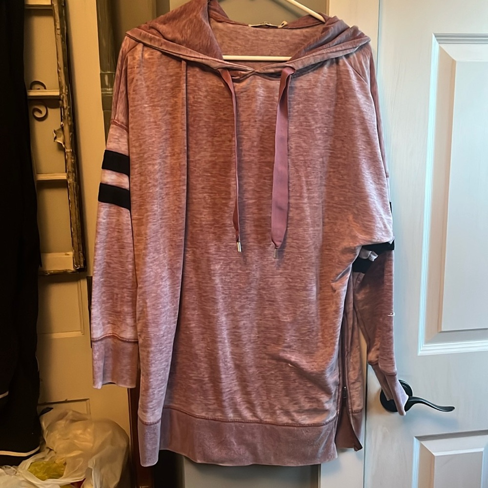 Medium hooded sweatshirt roomie